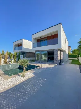 Современная вилла в Camyuva Kemer рядом с пляжем